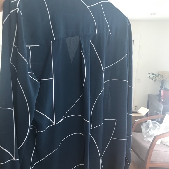 Anne Taylor Geo Icon Ruffle Blouse - Picture 2 of 6